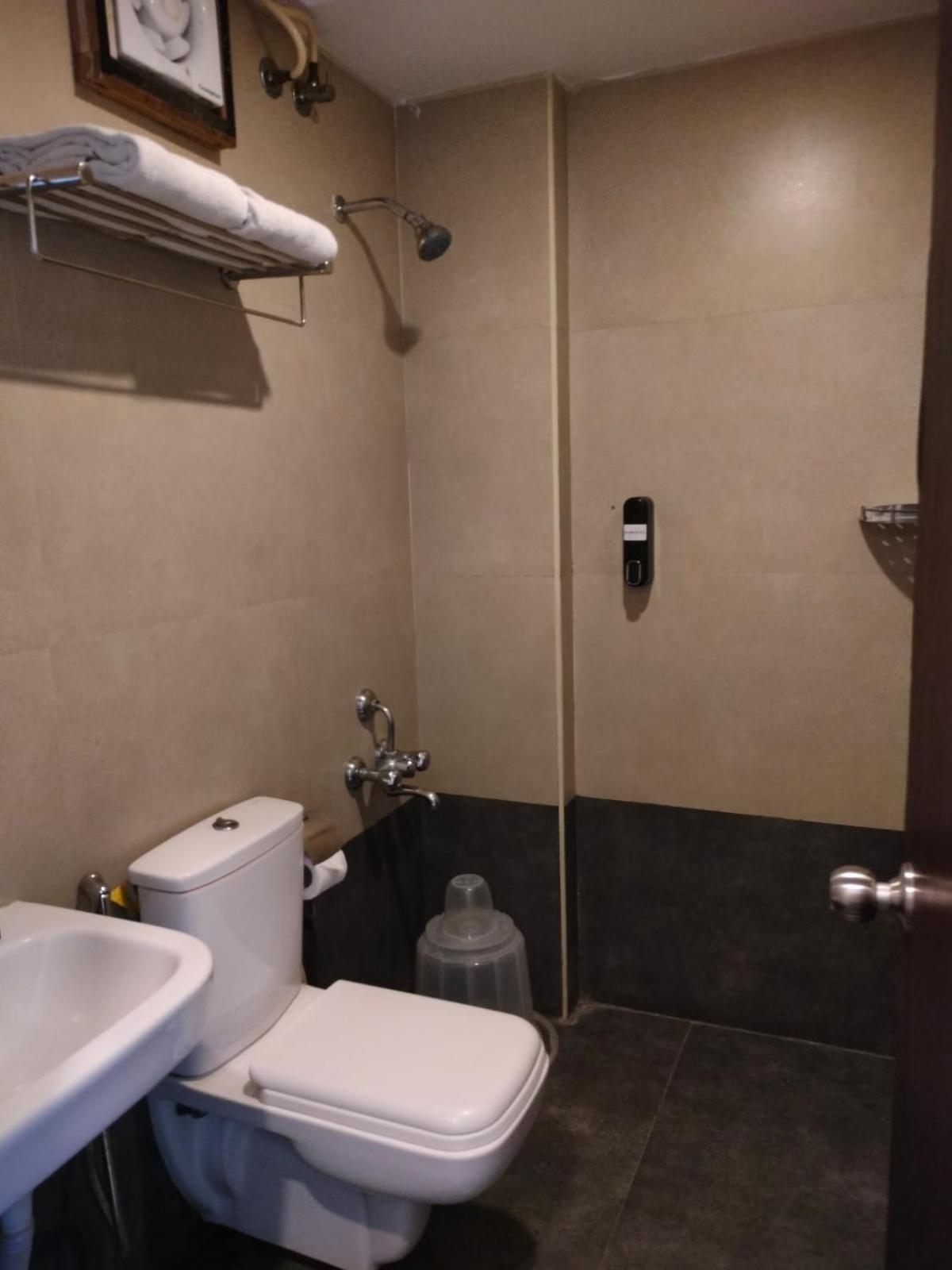 Astra Hotels & Suites - Hsr Layout Sector 1, Near Ecospace Bellandur Bangalore Exterior foto